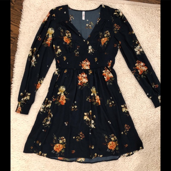 ❗️SOLD ❗️Xhiliration Floral Dresses Bundle Medium - Picture 3 of 11